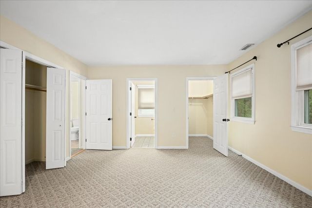 235 Heritage Dr 235, Northbridge, MA 01588