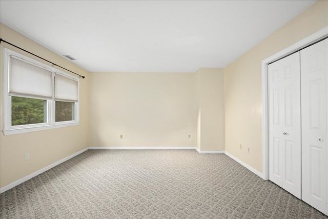 235 Heritage Dr 235, Northbridge, MA 01588