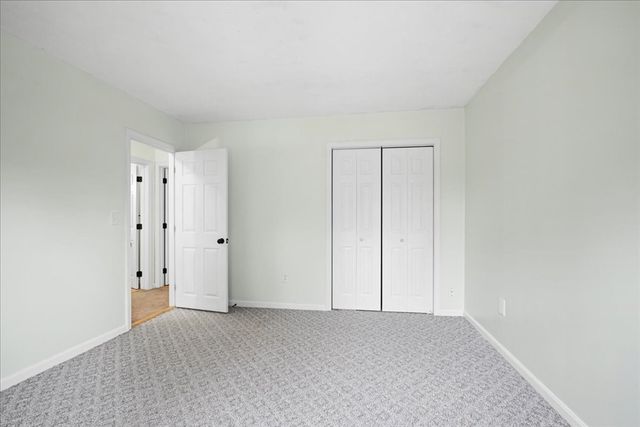 235 Heritage Dr 235, Northbridge, MA 01588
