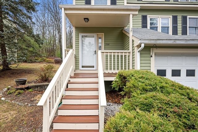 235 Heritage Dr 235, Northbridge, MA 01588