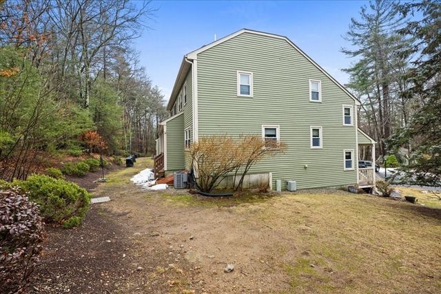 235 Heritage Dr 235, Northbridge, MA 01588