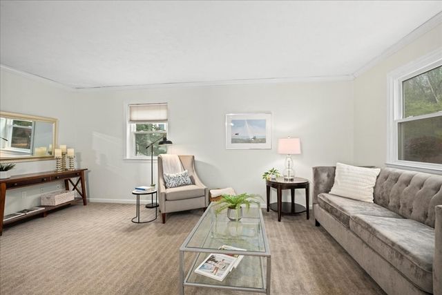 235 Heritage Dr 235, Northbridge, MA 01588