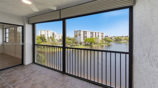 2232 N Cypress Bend Dr 507, Pompano Beach, FL 33069