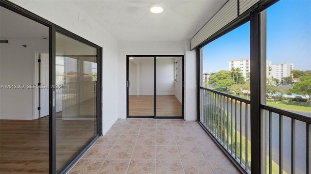 2232 N Cypress Bend Dr 507, Pompano Beach, FL 33069