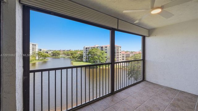 2232 N Cypress Bend Dr 507, Pompano Beach, FL 33069