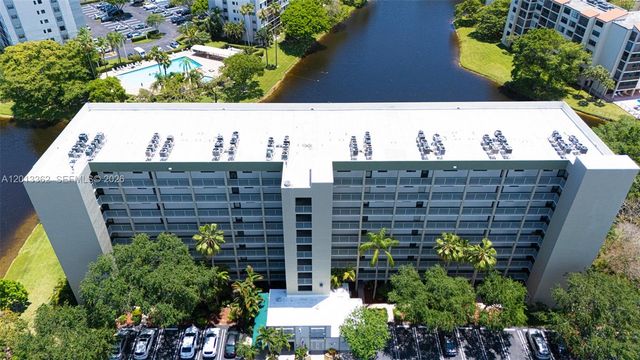 2232 N Cypress Bend Dr 507, Pompano Beach, FL 33069