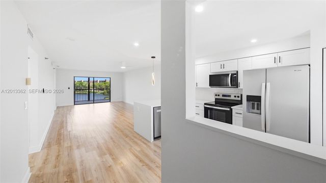 2232 N Cypress Bend Dr 507, Pompano Beach, FL 33069