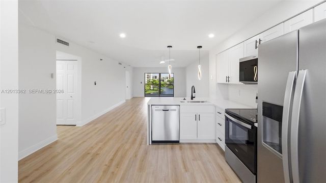 2232 N Cypress Bend Dr 507, Pompano Beach, FL 33069