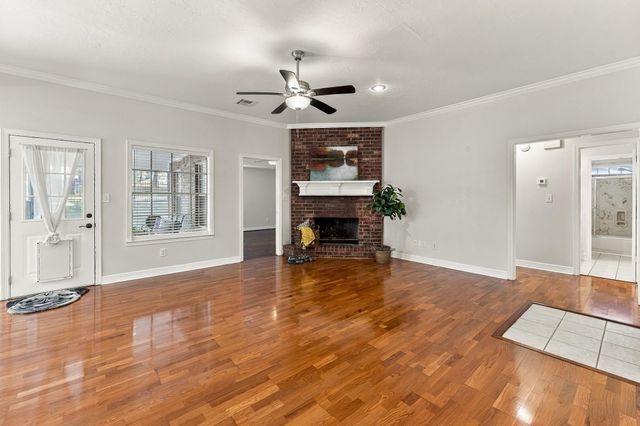 455 Cherry Hills Drive, Huntsville, TX 77340