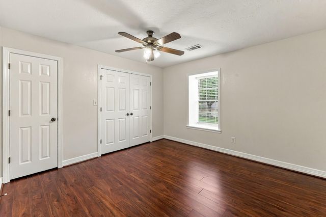 455 Cherry Hills Drive, Huntsville, TX 77340