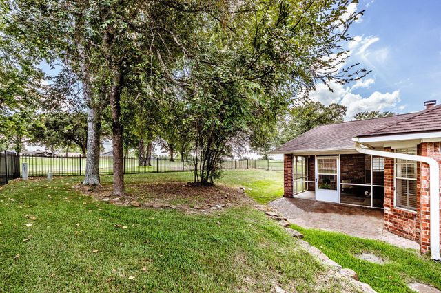 455 Cherry Hills Drive, Huntsville, TX 77340