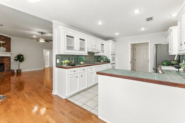 455 Cherry Hills Drive, Huntsville, TX 77340