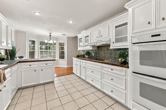 455 Cherry Hills Drive, Huntsville, TX 77340