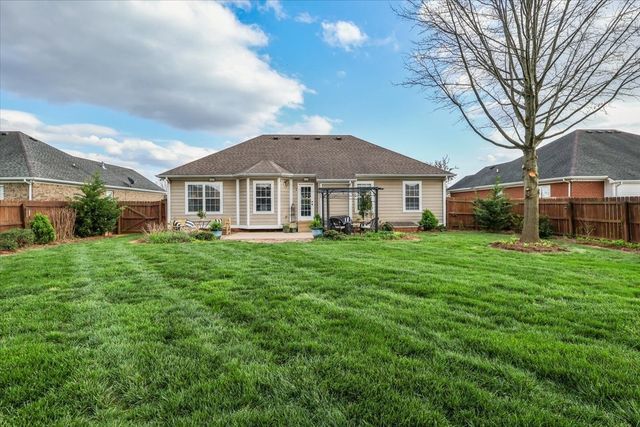 936 Aristides Dr, Bowling Green, KY 42104