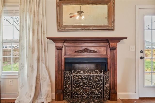 936 Aristides Dr, Bowling Green, KY 42104