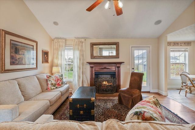936 Aristides Dr, Bowling Green, KY 42104