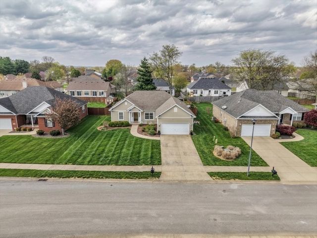 936 Aristides Dr, Bowling Green, KY 42104
