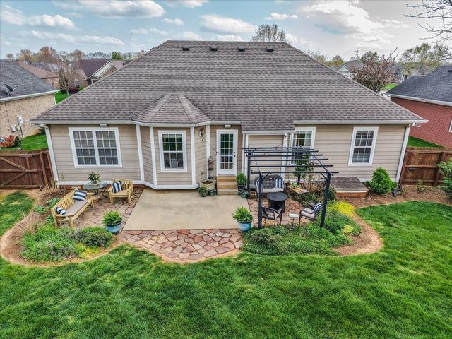 936 Aristides Dr, Bowling Green, KY 42104