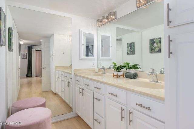 12222 N PARADISE VILLAGE Parkway S 423, Phoenix, AZ 85032