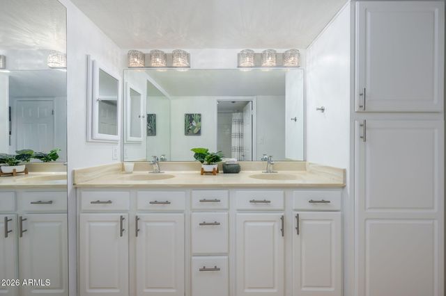 12222 N PARADISE VILLAGE Parkway S 423, Phoenix, AZ 85032