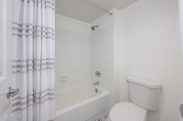 12222 N PARADISE VILLAGE Parkway S 423, Phoenix, AZ 85032