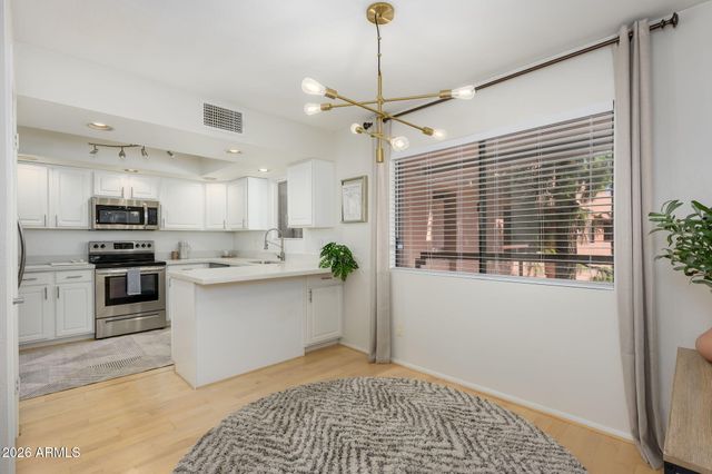 12222 N PARADISE VILLAGE Parkway S 423, Phoenix, AZ 85032