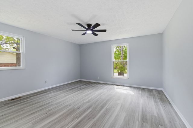 361 Clearlake Dr, W, Nashville, TN 37217