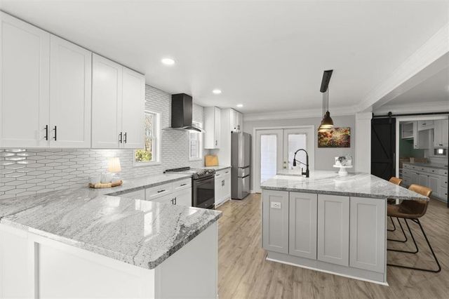 146 Lancelot Way, Lawrenceville, GA 30046