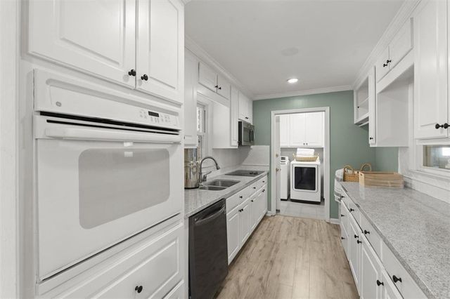 146 Lancelot Way, Lawrenceville, GA 30046