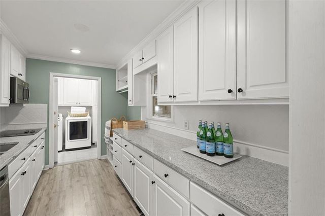 146 Lancelot Way, Lawrenceville, GA 30046