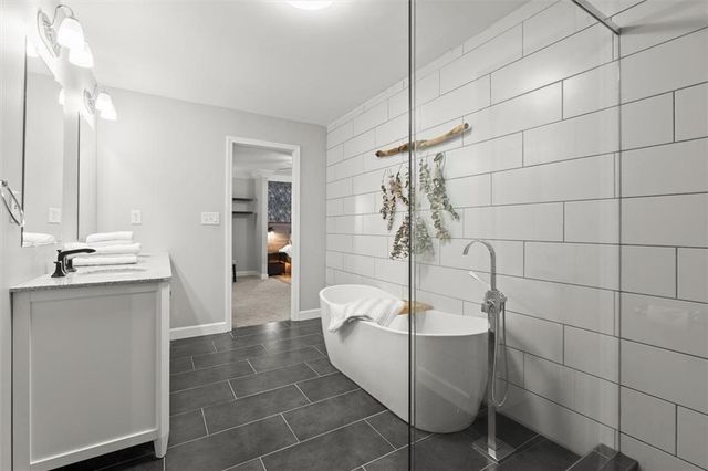 146 Lancelot Way, Lawrenceville, GA 30046