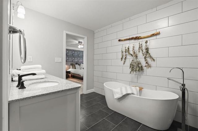 146 Lancelot Way, Lawrenceville, GA 30046