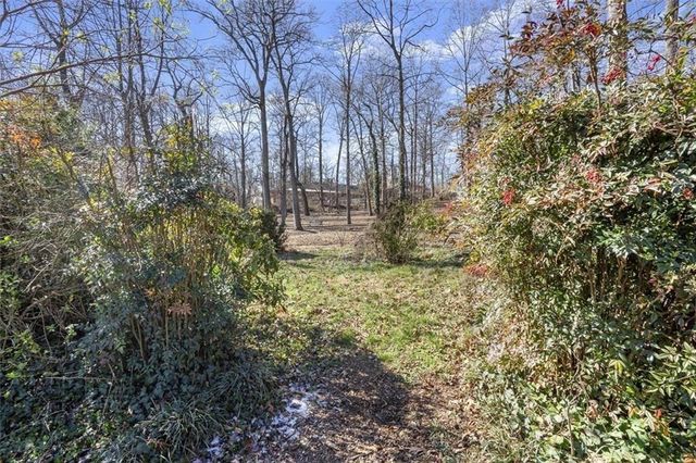 146 Lancelot Way, Lawrenceville, GA 30046