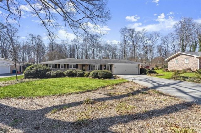 146 Lancelot Way, Lawrenceville, GA 30046