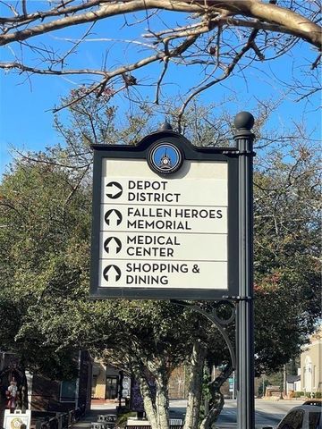 146 Lancelot Way, Lawrenceville, GA 30046