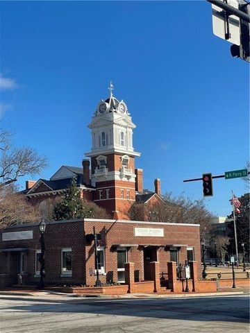 146 Lancelot Way, Lawrenceville, GA 30046