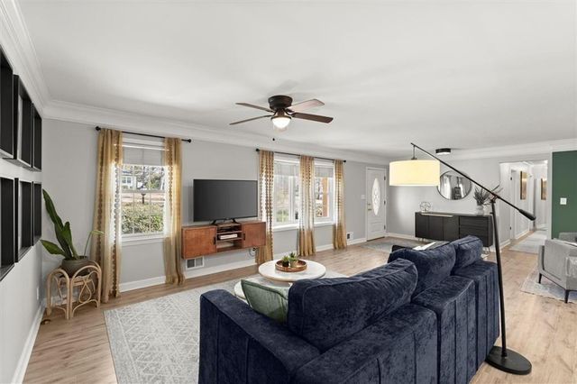 146 Lancelot Way, Lawrenceville, GA 30046