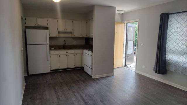 29 N Hillside Avenue 7, Hillside, IL 60162