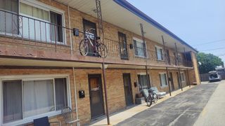 29 N Hillside Avenue 7, Hillside, IL 60162