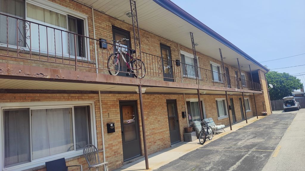 29 N Hillside Avenue 7, Hillside, IL 60162