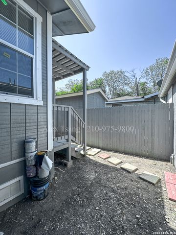 606 Brookview Dr C, San Antonio, TX 78213