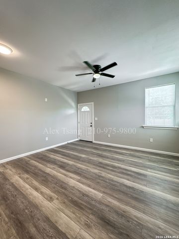 606 Brookview Dr C, San Antonio, TX 78213