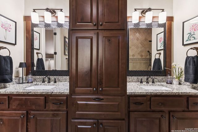 5 Liser Glen, San Antonio, TX 78257