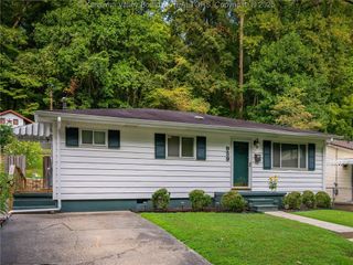 939 Lexington Drive, St Albans, WV 25177