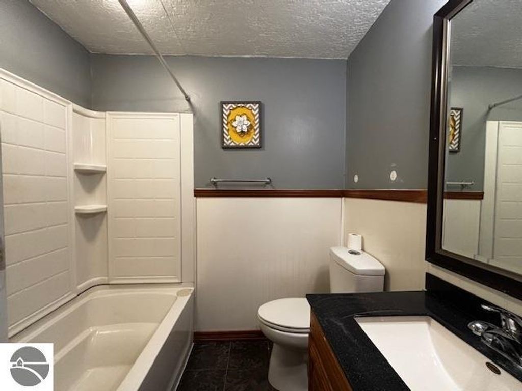 Image 6 of property listing at 7102 S M-88, Bellaire, MI 49615