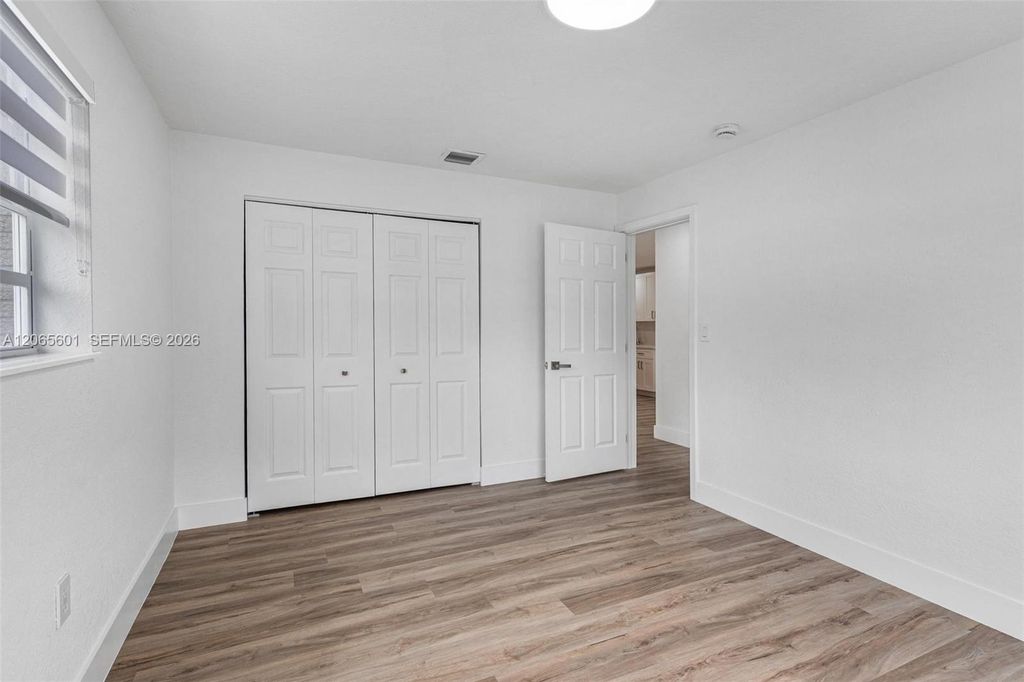 Image 11 of property listing at 5937 NW 16th Ct, Sunrise, FL 33313