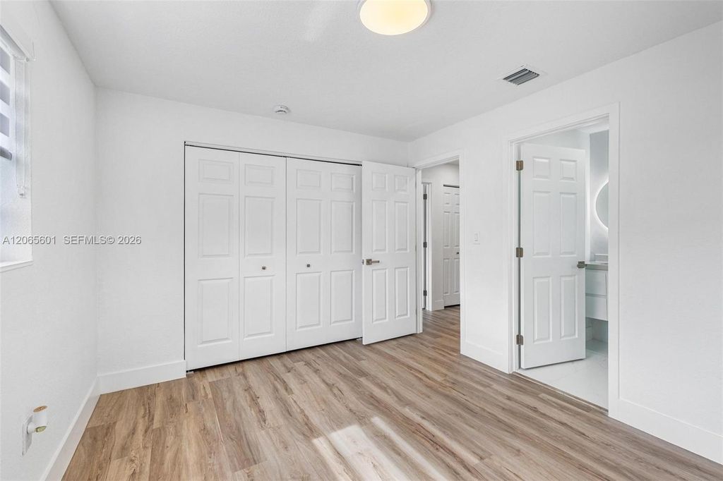 Image 12 of property listing at 5937 NW 16th Ct, Sunrise, FL 33313