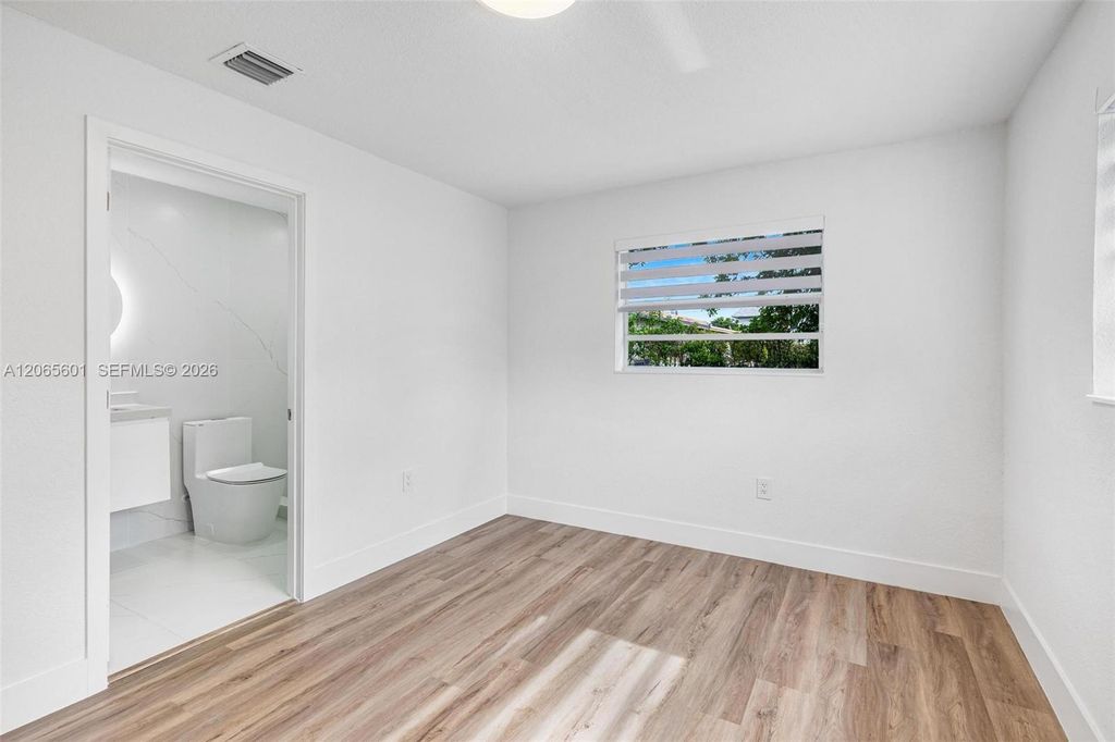 Image 14 of property listing at 5937 NW 16th Ct, Sunrise, FL 33313