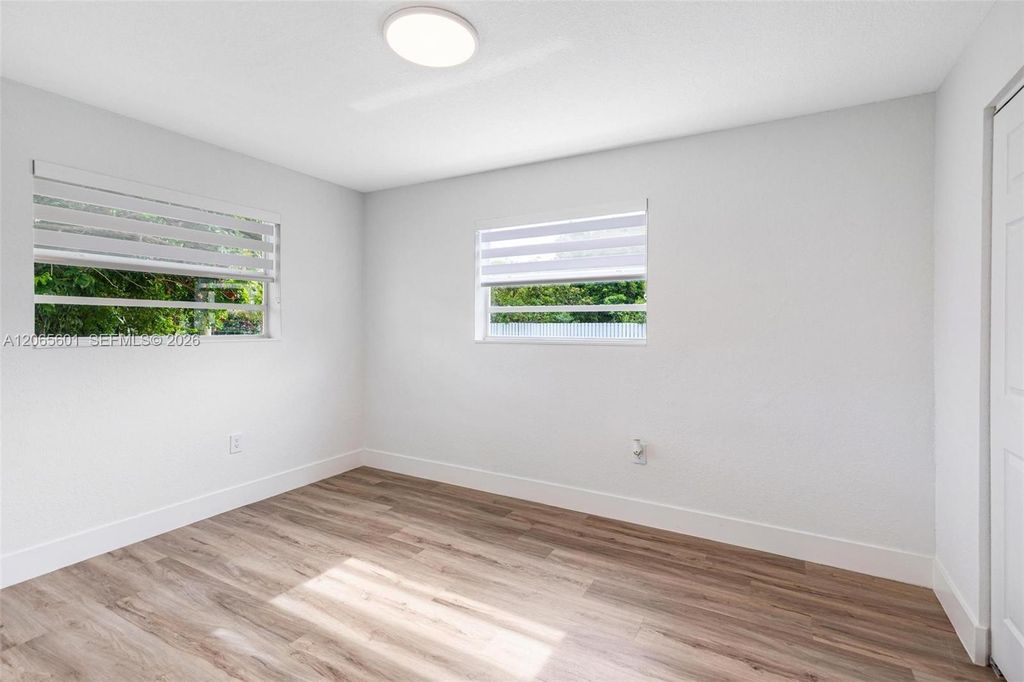 Image 15 of property listing at 5937 NW 16th Ct, Sunrise, FL 33313