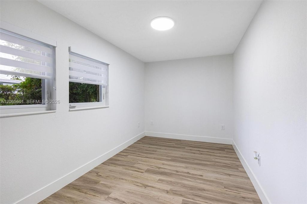 Image 16 of property listing at 5937 NW 16th Ct, Sunrise, FL 33313
